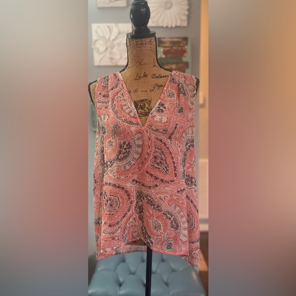 Joie Tops - NWT JOIE 🔥🔥 size Large sleeveless blouse 100% silk